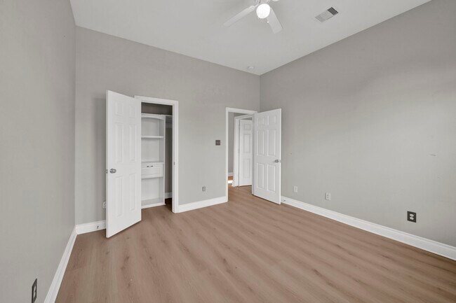 Building Photo - 5395 Kyla Cir