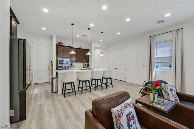 Building Photo - 111 Ibiza Lk Dr