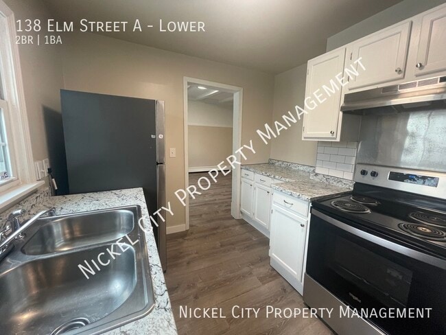 Building Photo - 138 Elm St