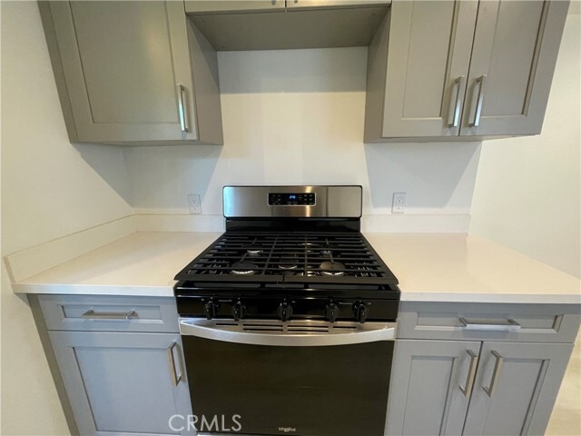 Building Photo - 1152 E 77th St