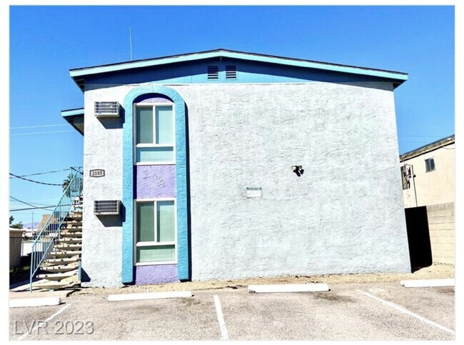 Primary Photo - Adorable Newly Renovated 2 Bedroom 1 Bath ...