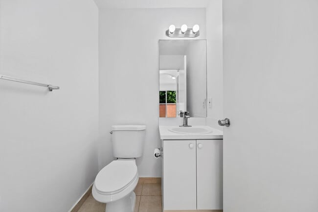 Building Photo - 717 SW 107th Ave