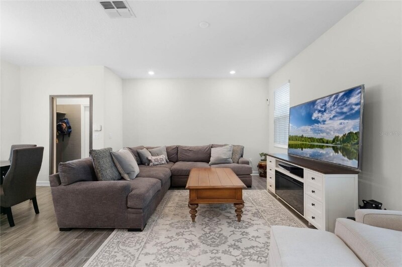 Building Photo - 12128 Illustration Dr