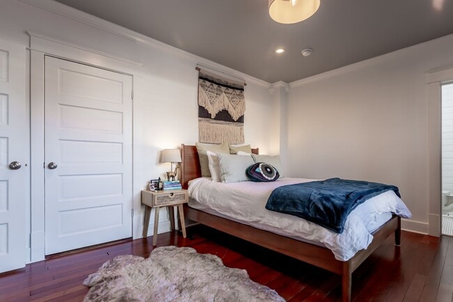 Building Photo - Rare historic East Nashville bungalow for rent; 4 Beds 3 Baths, 1,806 SqFt, fenced yard