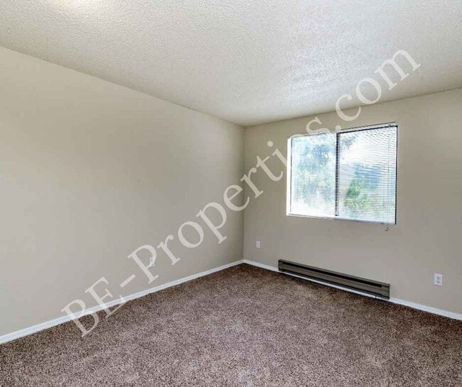 Building Photo - Cozy 1 Bedroom in the By The Green Community.