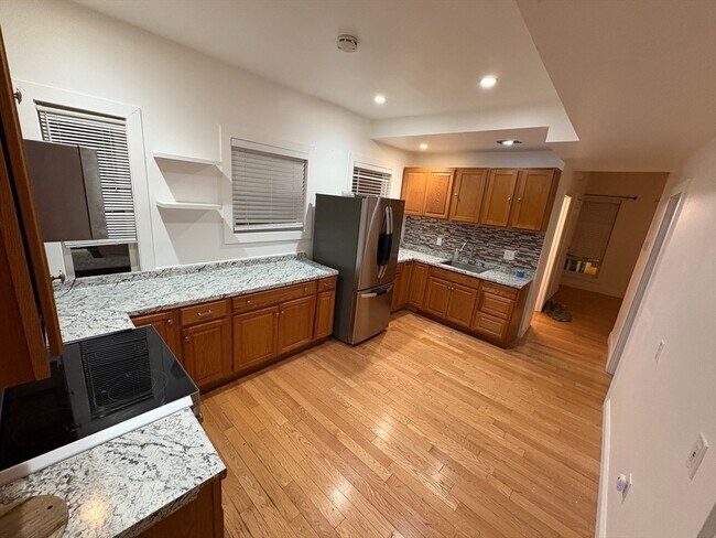 Building Photo - 20 Jones