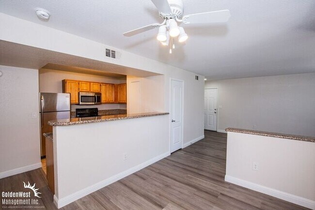 Building Photo - Beautiful & Inviting 3Bdm 2Ba Condo at Tuscan Villas