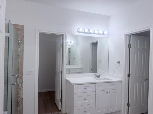 Building Photo - 9501 Aire Libre Dr