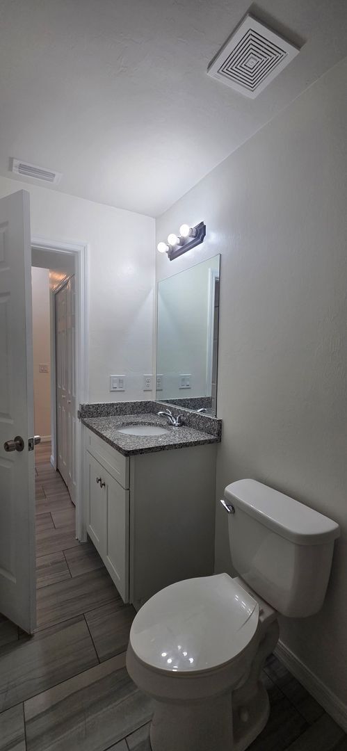 Building Photo - Duplex for rent