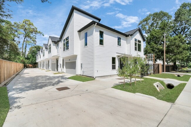 Building Photo - 540 Janisch Rd