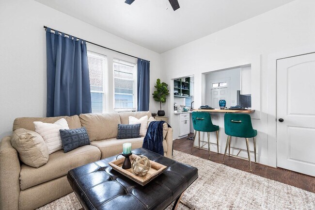 Building Photo - 3412 Ave S