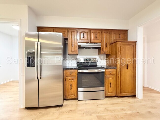 Building Photo - For Lease | South Tulsa Duplex | Available Now!