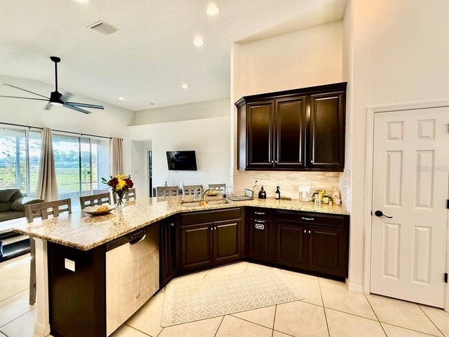 Building Photo - 7832 Red Hickory Pl