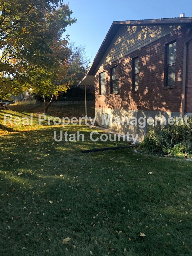 Building Photo - Spacious Lehi Home