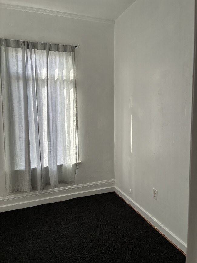 Building Photo - 2817 Telegraph Ave