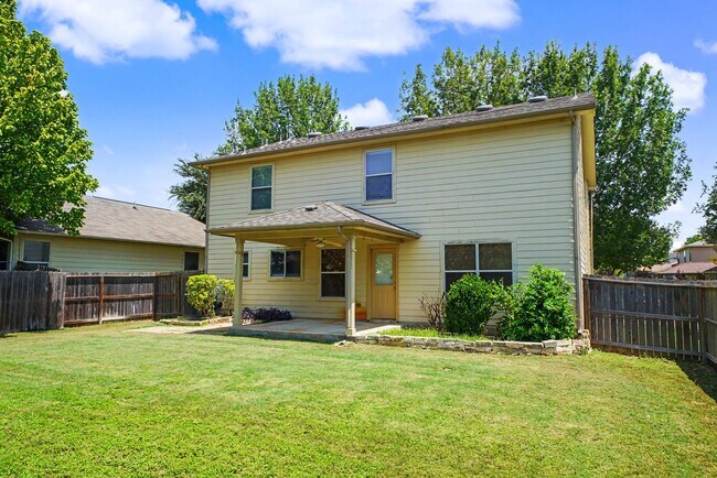 Building Photo - Spacious Cibolo Home Near Steele High School - Realtor Commission: $500