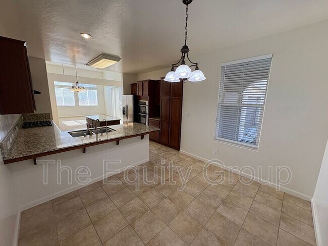 Building Photo - 1422 N PELAGO Ct