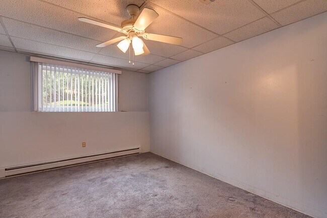 Building Photo - 1560 Douglas Ave