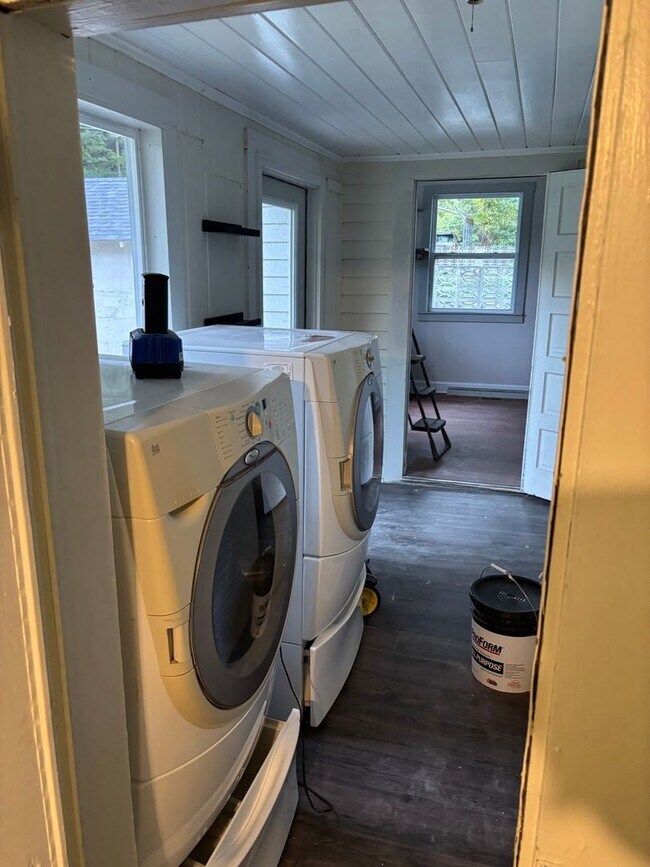 Building Photo - 1601 Wilson W Lee Blvd