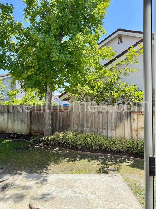 Building Photo - 10515 Carrington Dr