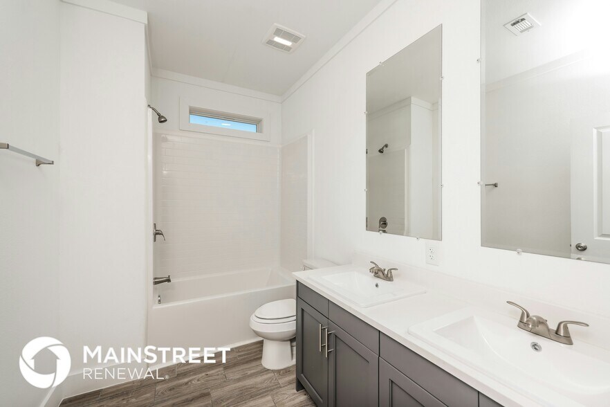 Building Photo - 3733 Vineyard Dr