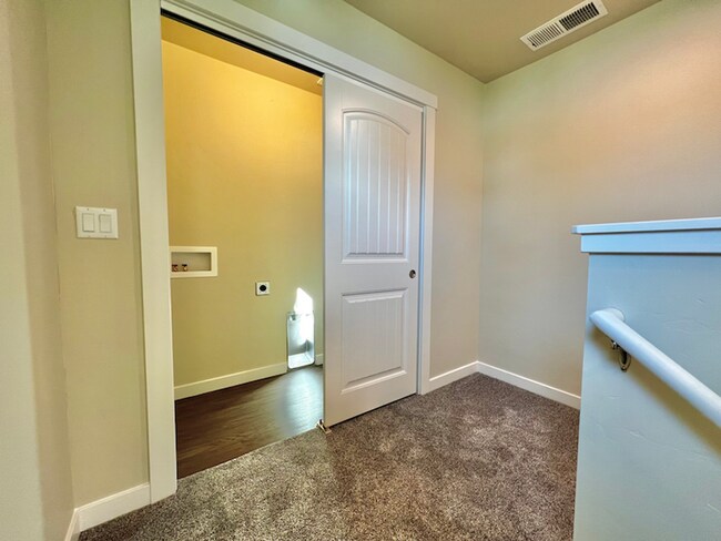 Building Photo - 5899 Castle Dr