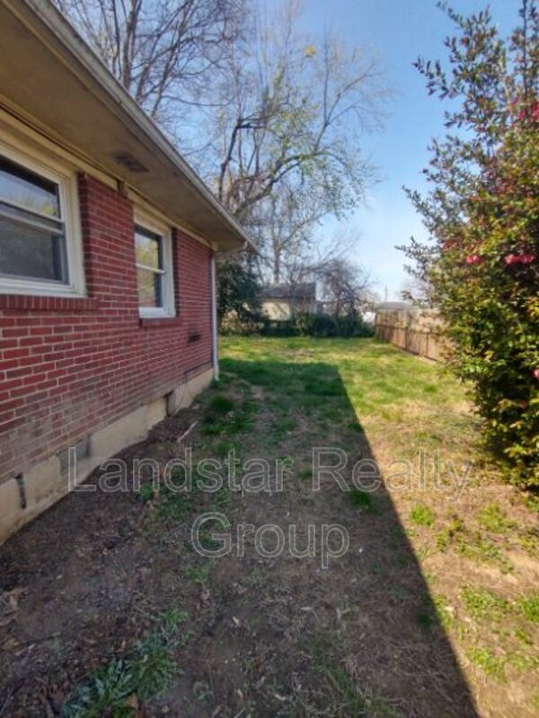 Building Photo - 5611 Johnsontown Rd