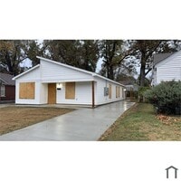 Building Photo - 803 Goodwyn St