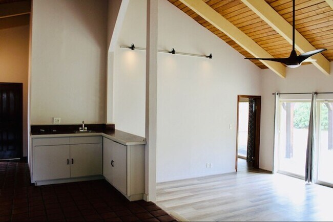 Building Photo - Gorgeous Executive Kailua Home For Rent!