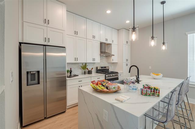 Building Photo - 1423 N Carroll Ave