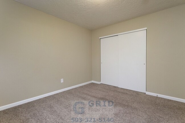 Building Photo - Charming two Bedroom in Mt. Tabor