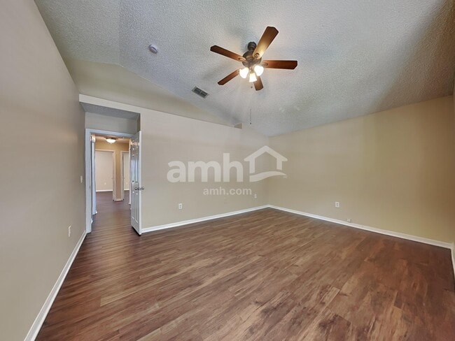 Building Photo - 30230 Double Dr