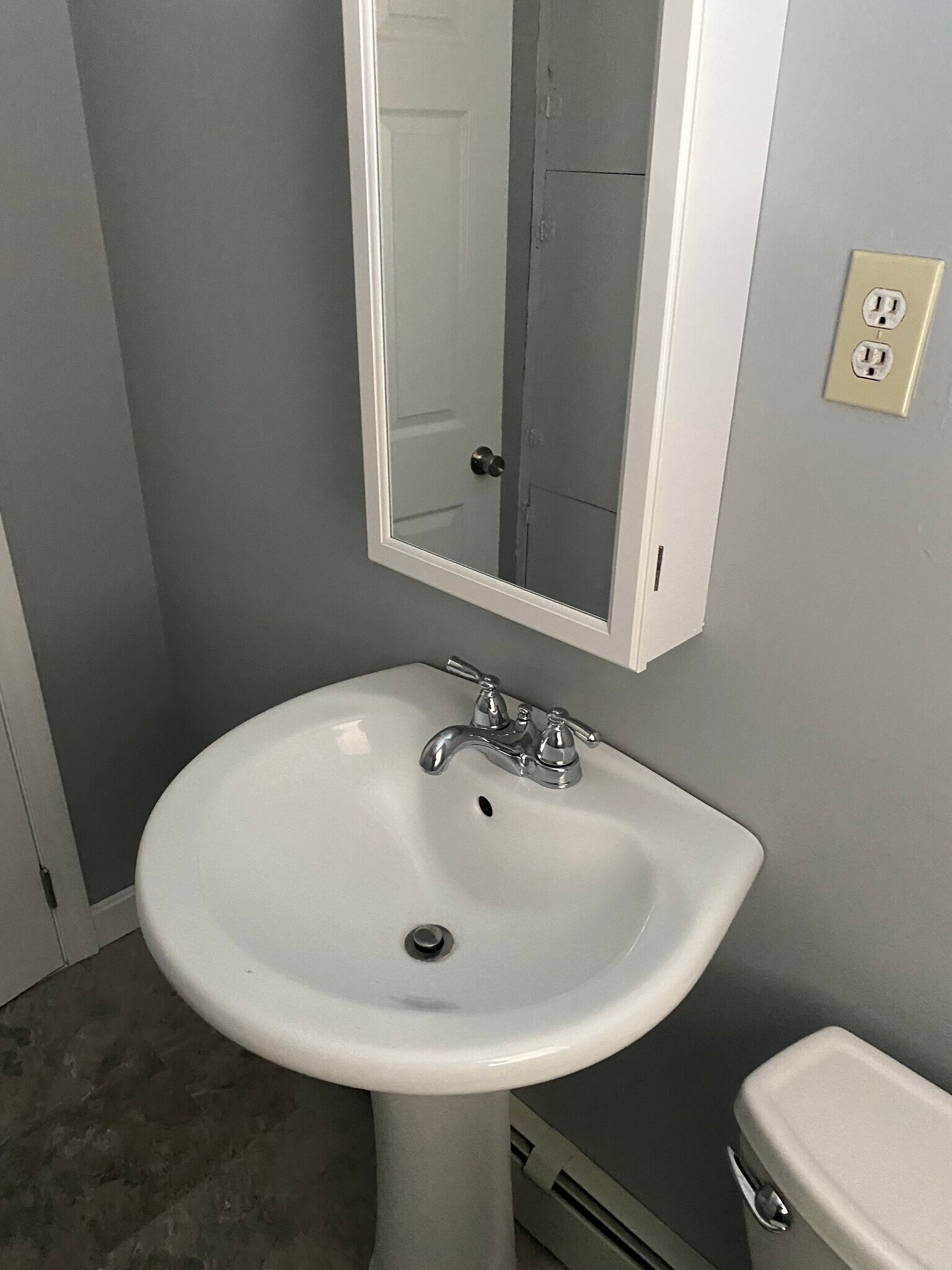 Bathroom - 843 Boston Rd