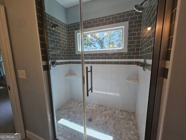 Building Photo - 3293 Covington Hwy
