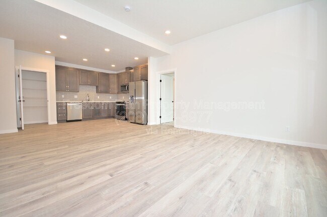 Building Photo - 6510 N Atlas Rd
