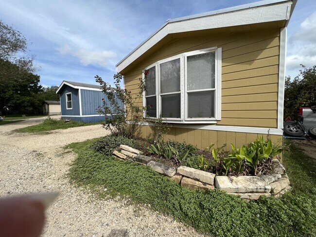 Building Photo - 50 Willowbrook Ct