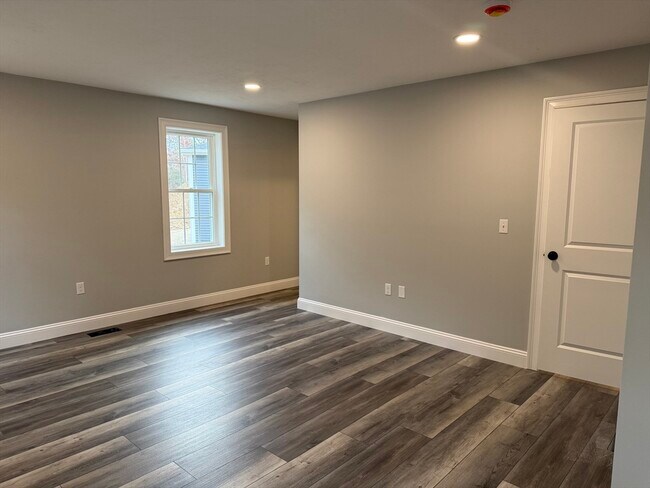 Building Photo - 19 Kashmirs Way