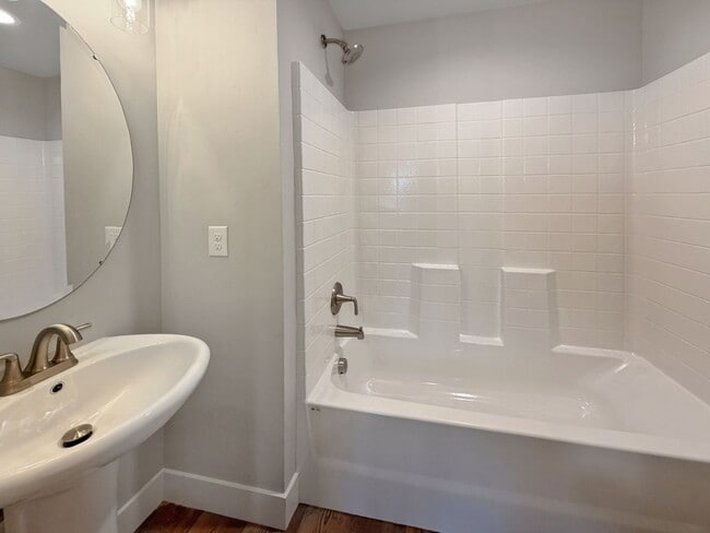 Building Photo - New 3-Bedroom Nampa Home with Quartz Counters, Walk-In Pantry & Dog-Friendly Policy