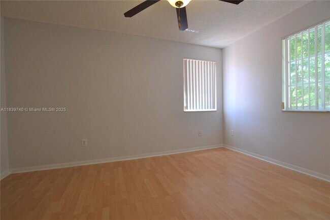 Building Photo - 160 Yacht Club Way