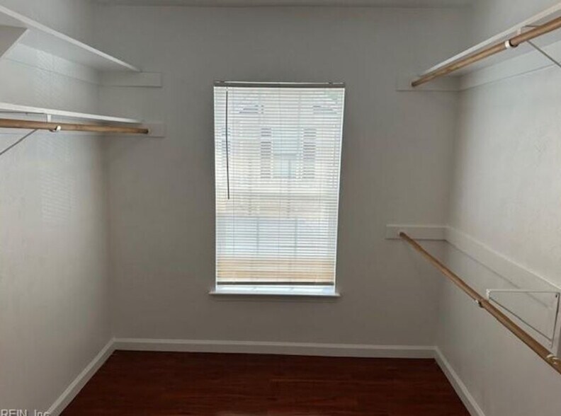 Building Photo - 4404 Glen Ellert Ct