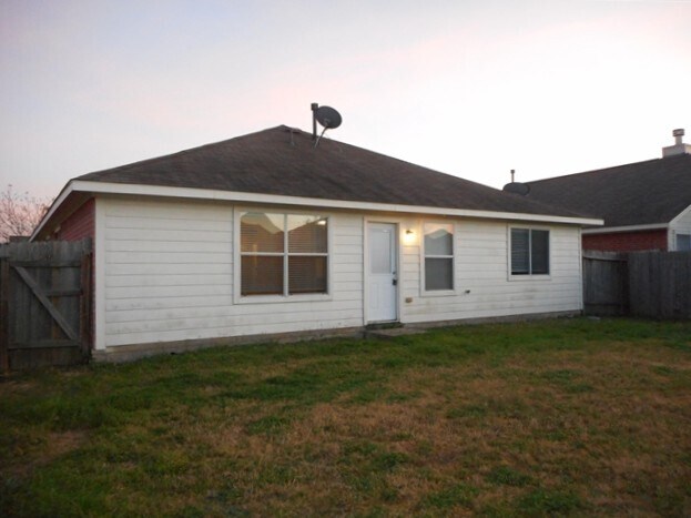 Building Photo - 8302 Hardy Elm St