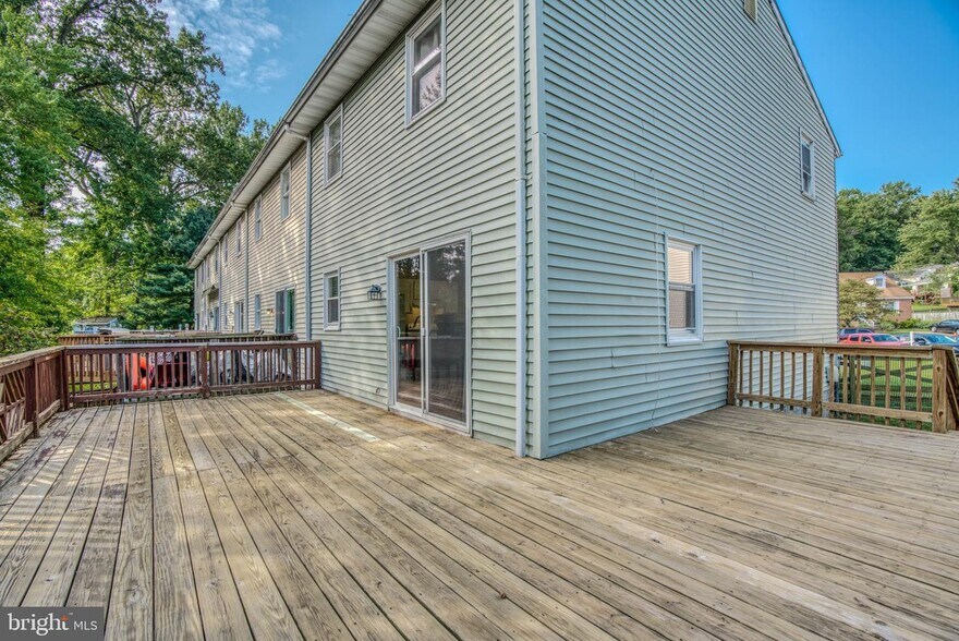 Building Photo - 9909 Maidbrook Rd