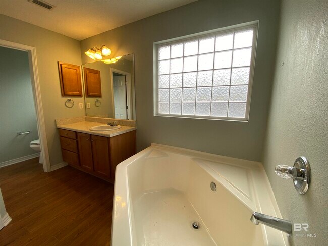 Building Photo - 8057 Deerwood Dr