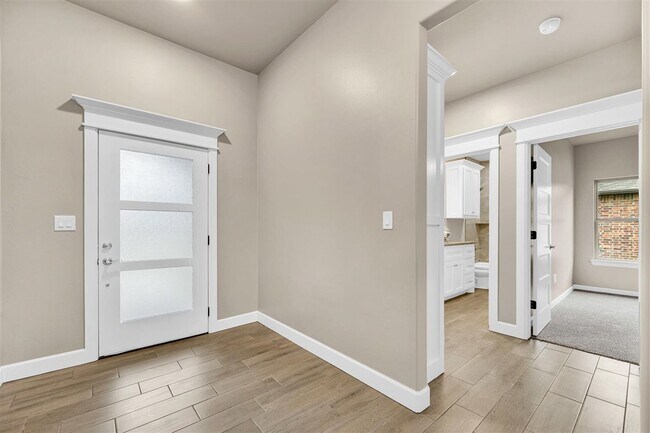 Building Photo - 2608 SW 68th St