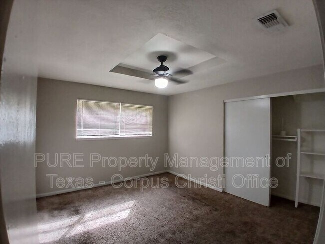 Building Photo - 4713 S Shea Pkwy