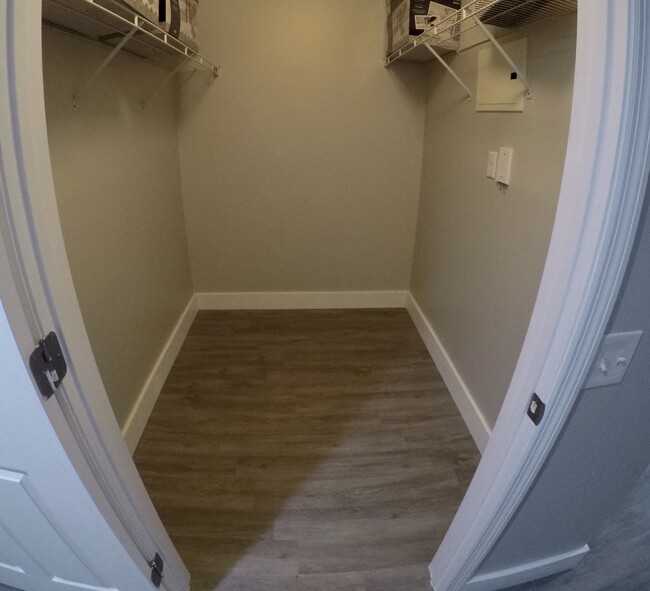 Walk-in closet - 322 E Central Blvd