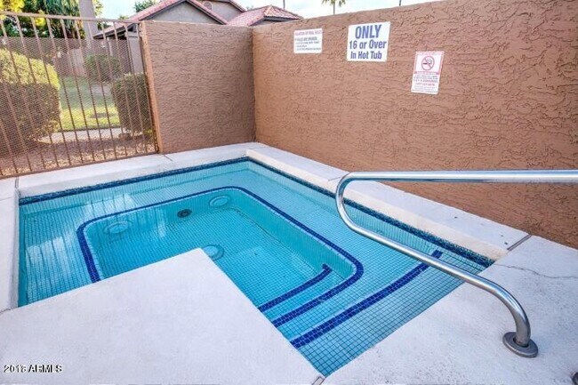 Building Photo - 4435 E Amberwood Dr