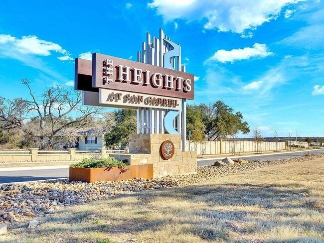 Building Photo - 5900 Whisper Creek Dr