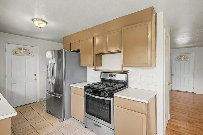 Building Photo - 2519 Danbury Dr