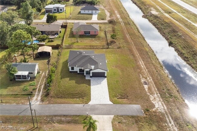 Building Photo - 3015 3rd St SW